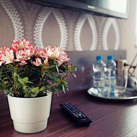 Makara Hotel Катовице Екстериор снимка