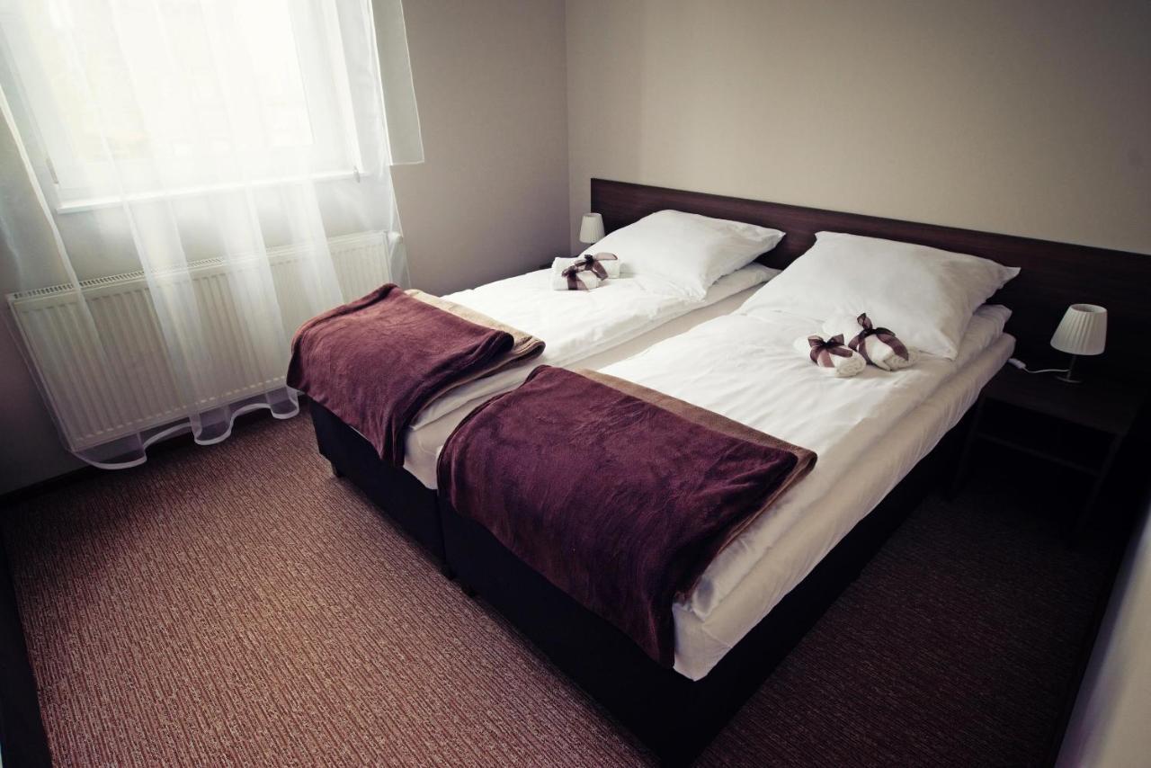 Makara Hotel Катовице Екстериор снимка