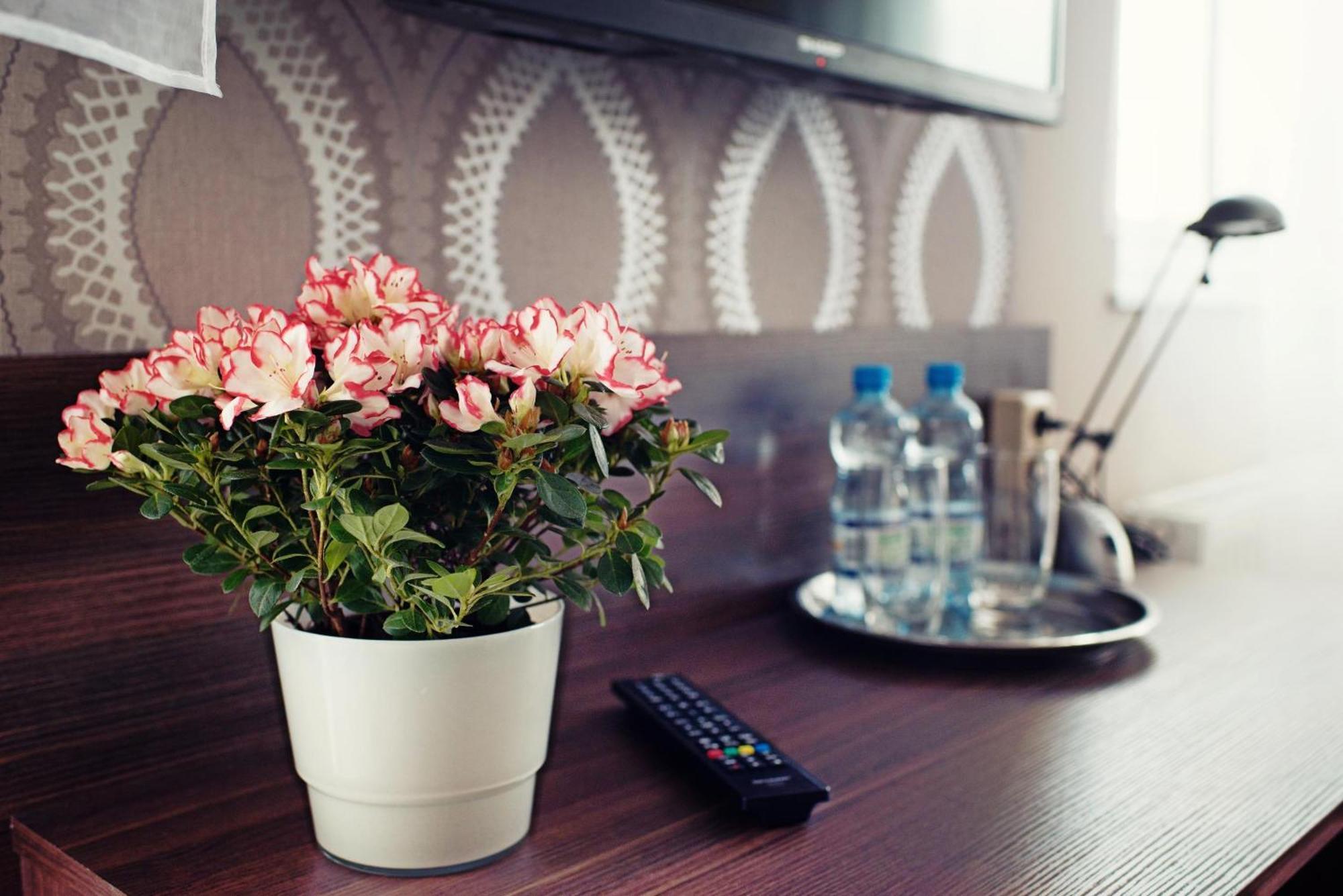 Makara Hotel Катовице Екстериор снимка