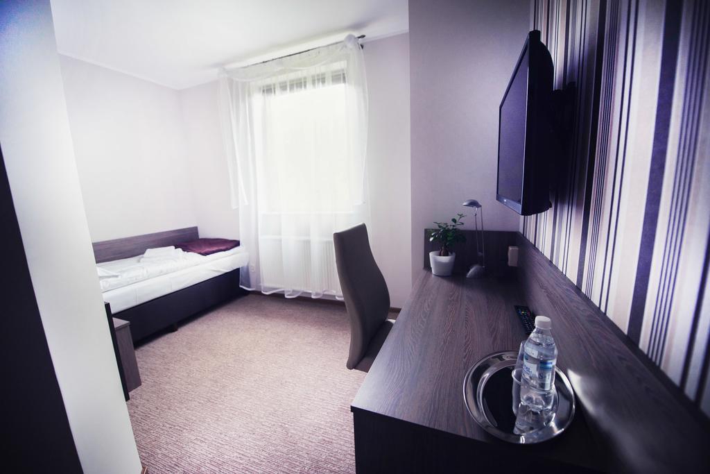 Makara Hotel Катовице Стая снимка