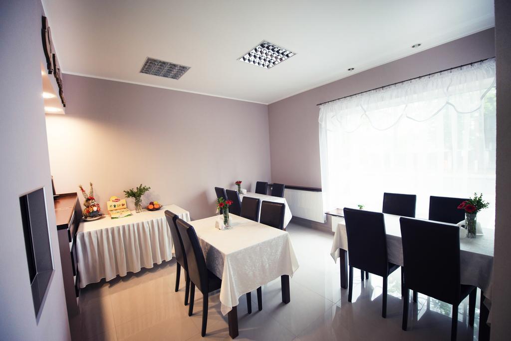 Makara Hotel Катовице Екстериор снимка