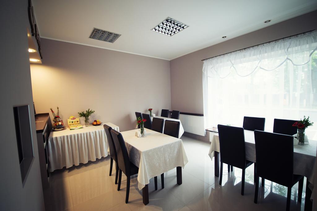 Makara Hotel Катовице Екстериор снимка